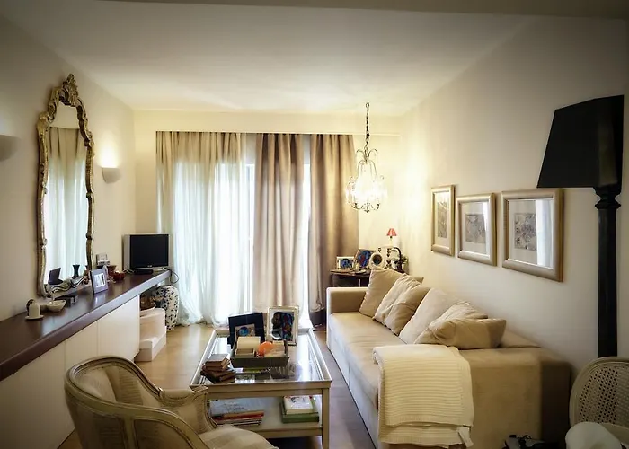 Unique In The Heart Of The Rhodes City